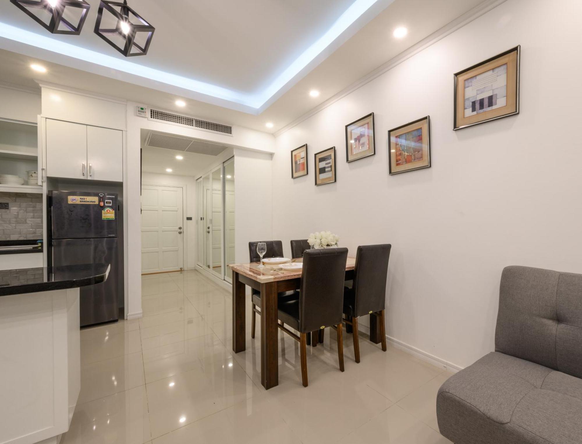Jomtien Beachfront Stylish Studio , Stunning Seaview , Big Pool Extérieur photo