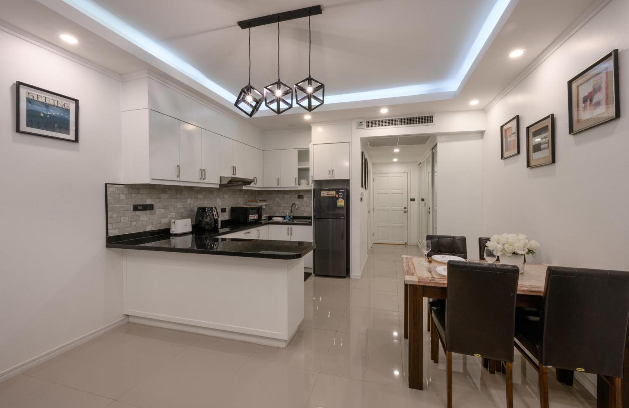 Jomtien Beachfront Stylish Studio , Stunning Seaview , Big Pool Extérieur photo